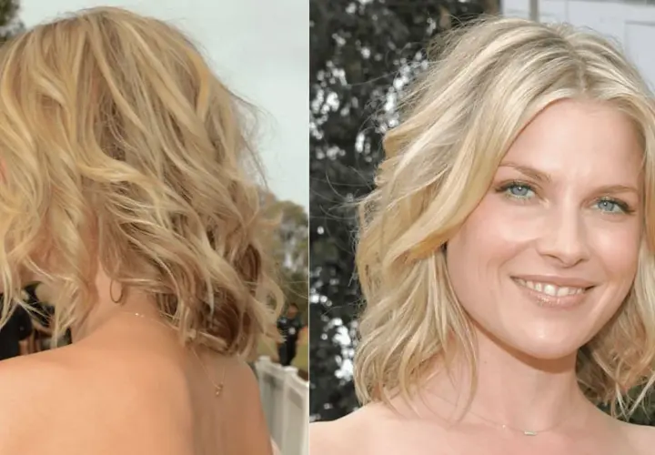 Blonde, well-gestylte frisuren mittellanges haar mit leichten Wellen. Ein Lächeln und blaue Augen auf der rechten Seite.