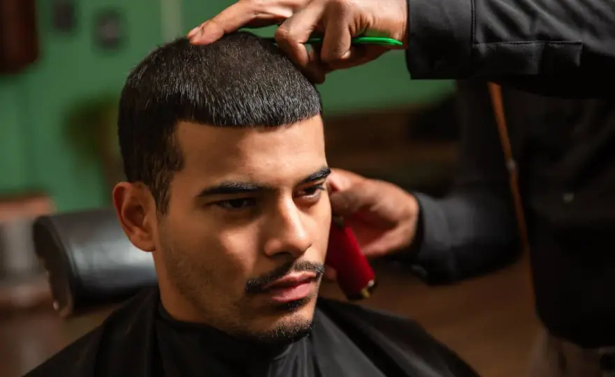 Buzz Cut Low Fade - Dein Guide für den sauberen Herrenschnitt