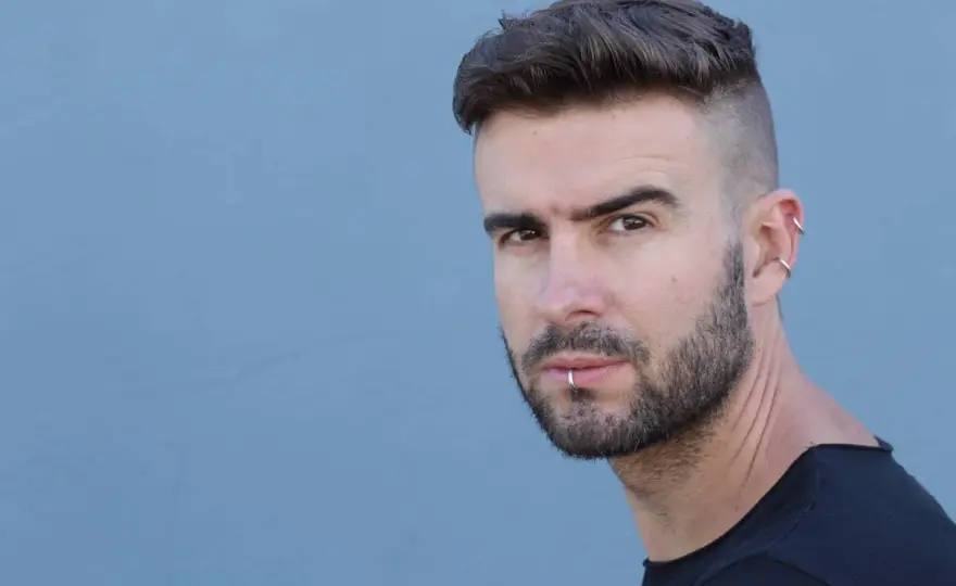 Männerfrisur Haare nach hinten - Fehler vermeiden, Look halten