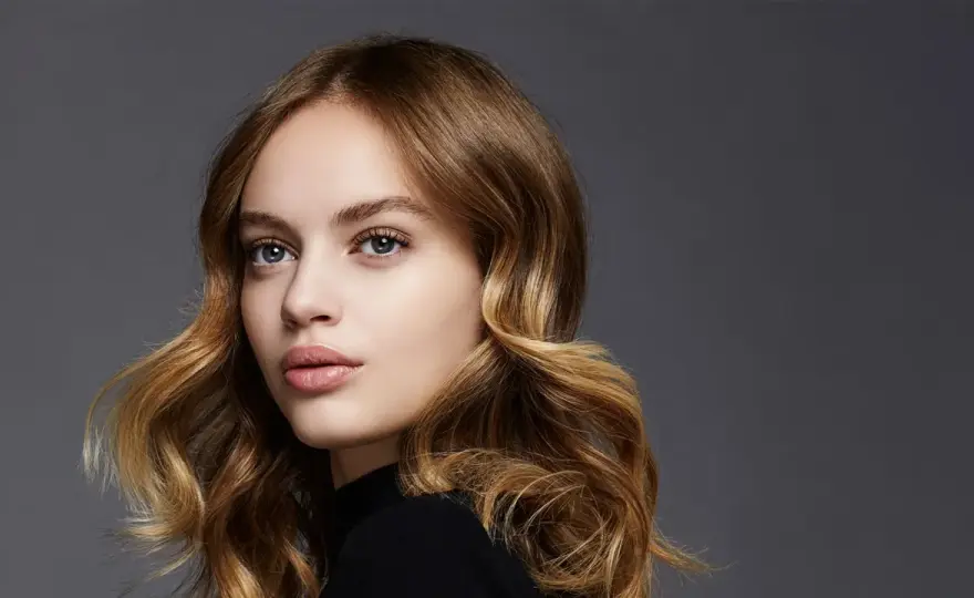 Dunkelblondes Balayage - So gelingt der natürliche Farbverlauf