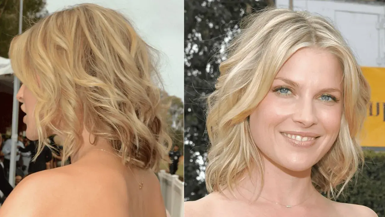 Blonde, well-gestylte frisuren mittellanges haar mit leichten Wellen. Ein Lächeln und blaue Augen auf der rechten Seite.